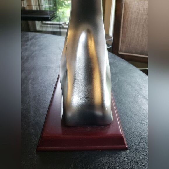 Mother & Daughter Statue - Picture 6 of 12